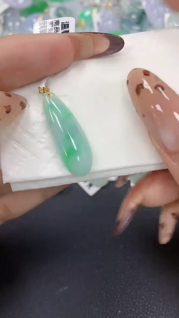 颈饰18K金镶嵌翡翠a货假一赔三支持复检百元上9元证书费自理