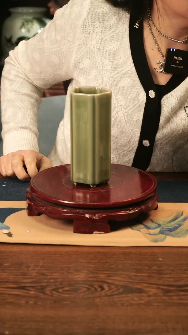 【闪购商品】青瓷 豆青釉 五葵 笔筒