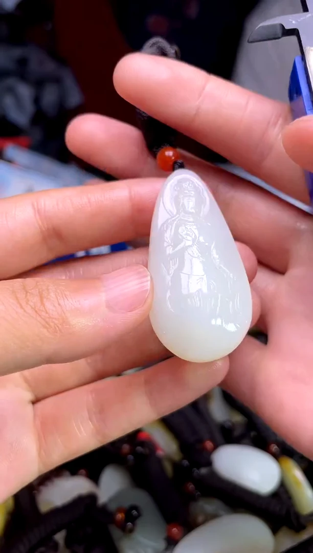 和田玉未镶嵌颈饰1