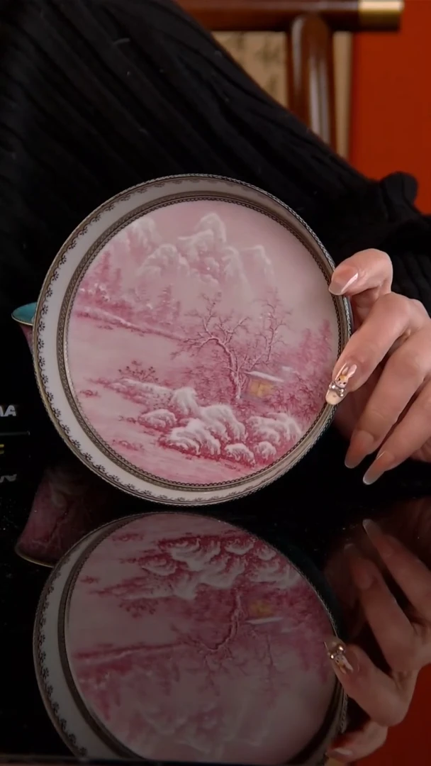 雾雪山坊胭脂红堆白雪景山水壶承