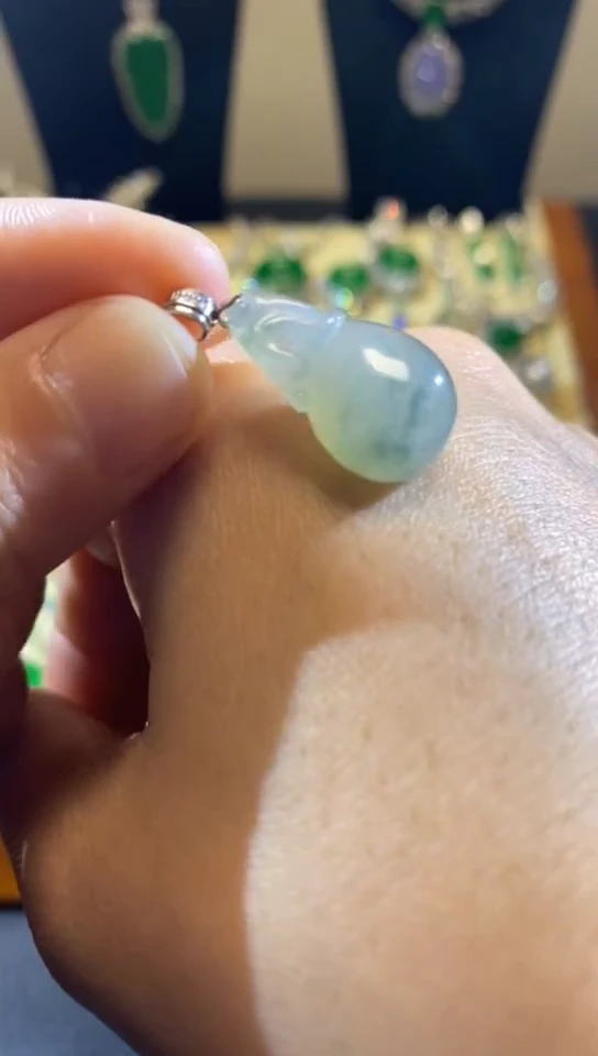 【闪购商品】翡翠吊坠(赠链)18K金镶嵌缅甸天然A货翡翠