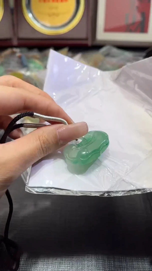 【闪购商品】石英质玉颈饰未镶嵌100633791