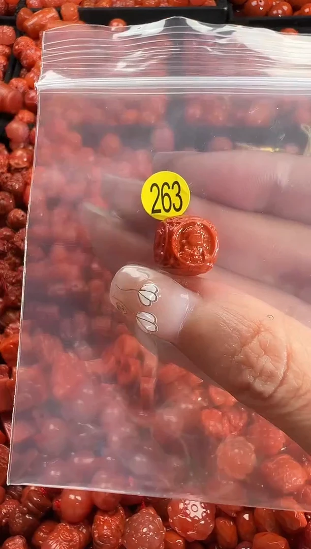 颈饰未镶嵌南红玛瑙1