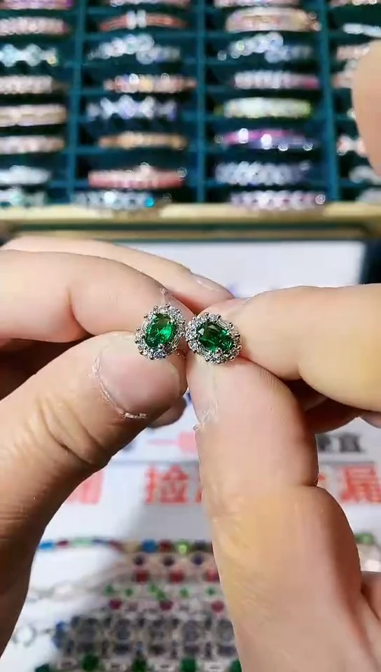 【闪购商品】祖母绿耳饰未镶嵌祖母绿