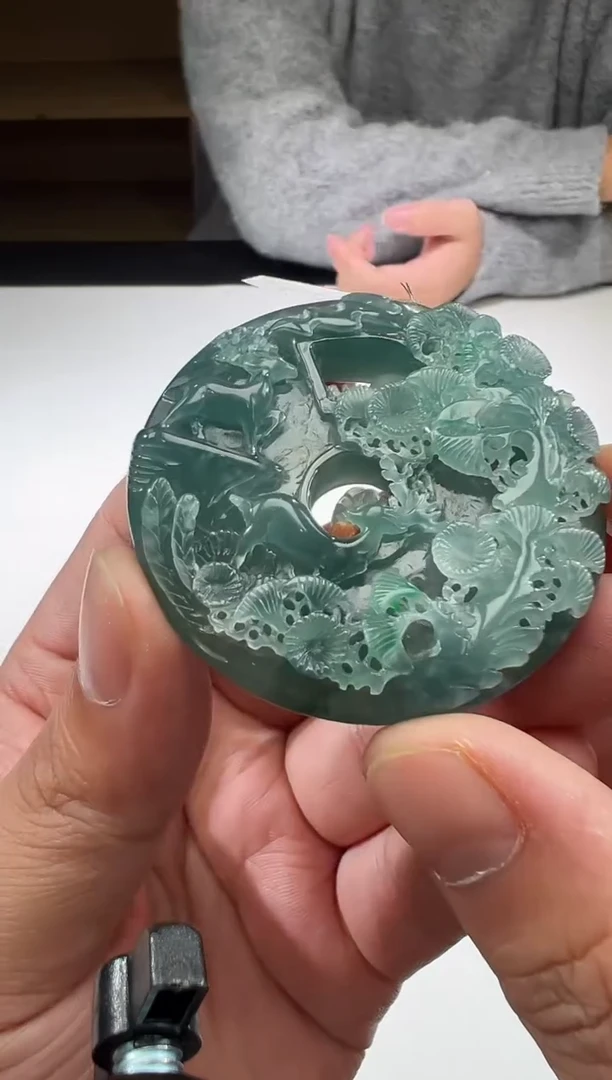 吊坠(不含链)未镶嵌翡翠鹿牌