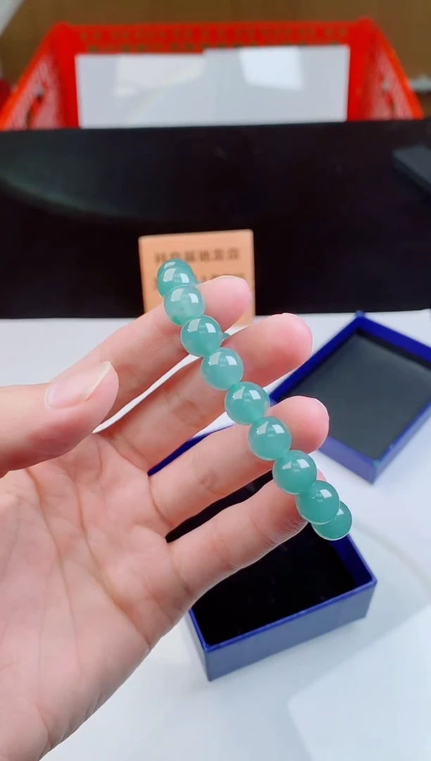 颈饰未镶嵌翡翠   ·
