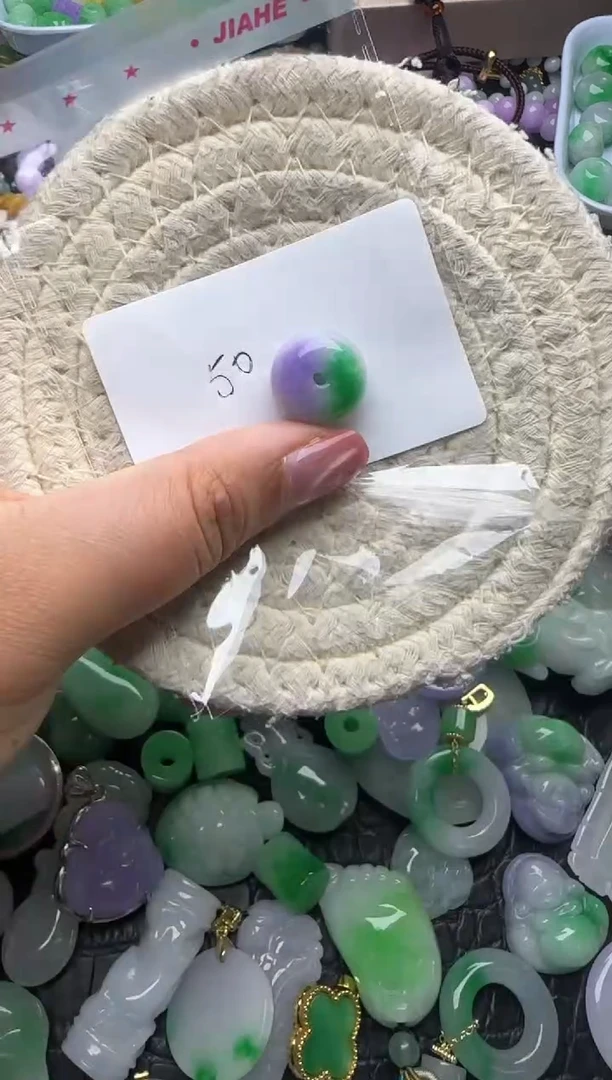 颈饰未镶嵌翡翠天然缅甸翡翠吊坠