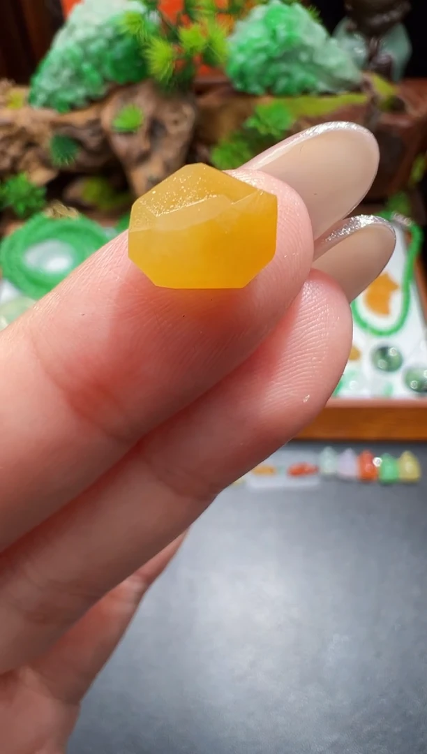 未镶嵌定制翡翠10*9.1*4.5切割面