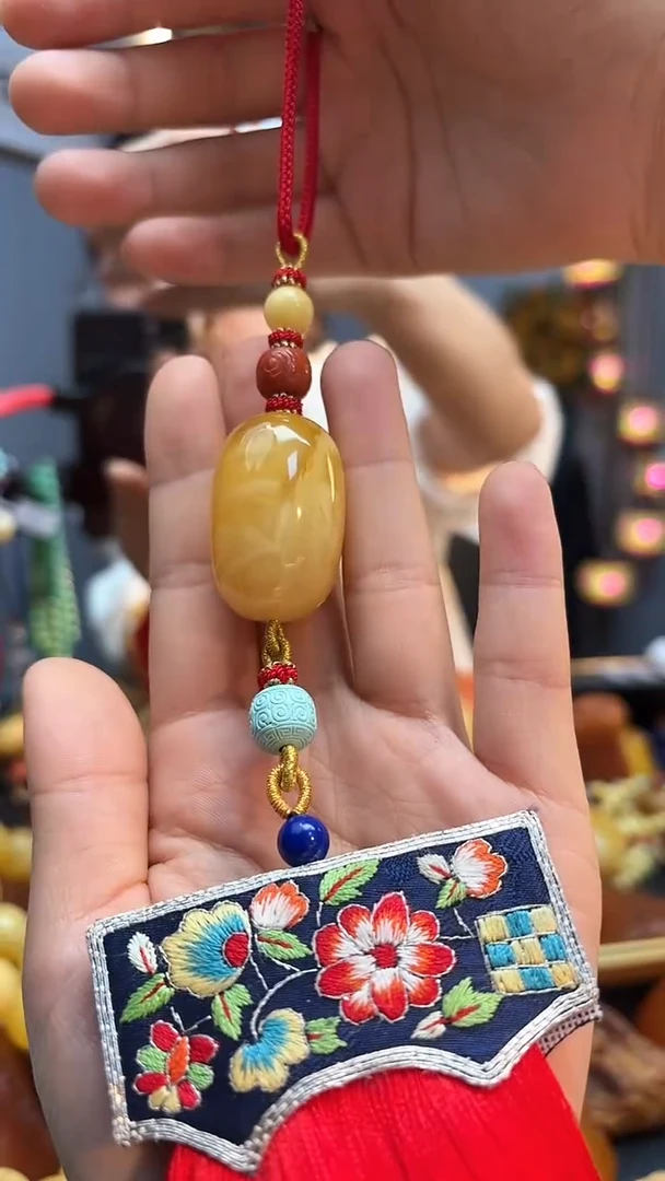 琥珀颈饰未镶嵌挂件