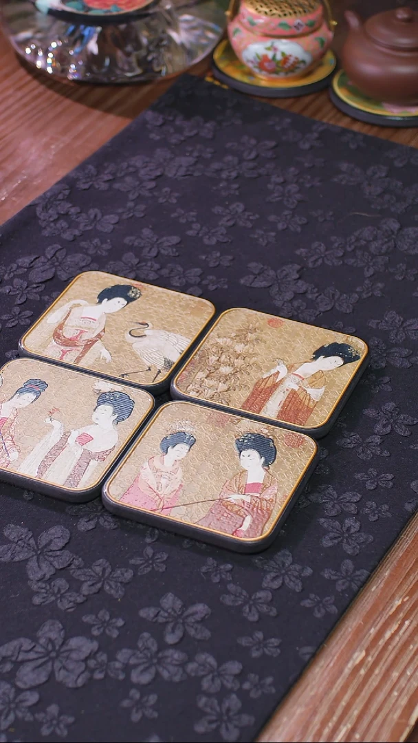 壹藏贰宝簪花仕女图杯垫一套