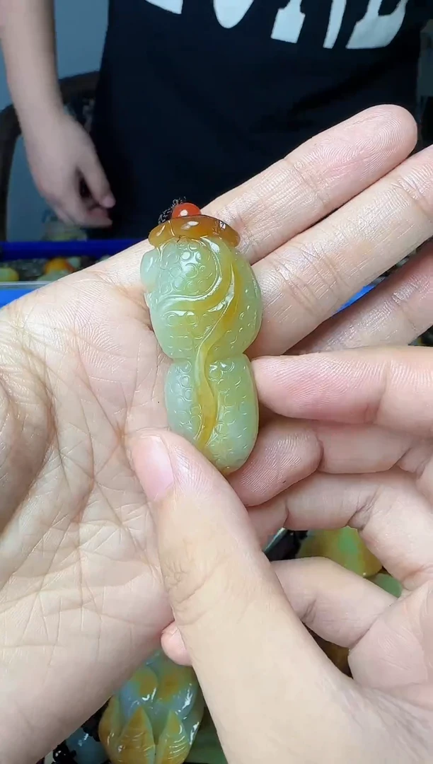 和田玉未镶嵌颈饰1