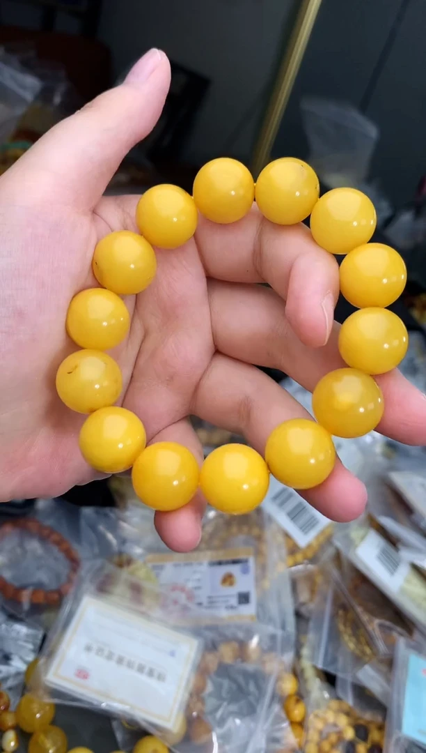 未镶嵌琥珀珠宝奇石97