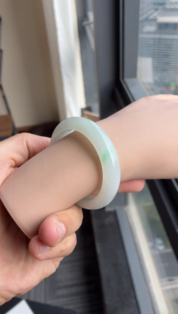 未镶嵌手镯翡翠83号52*12.5*8.6正圈