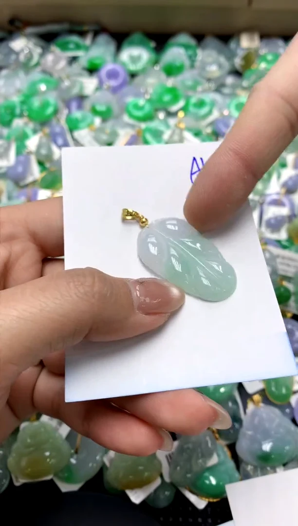 【闪购商品】翡翠颈饰合金111111111