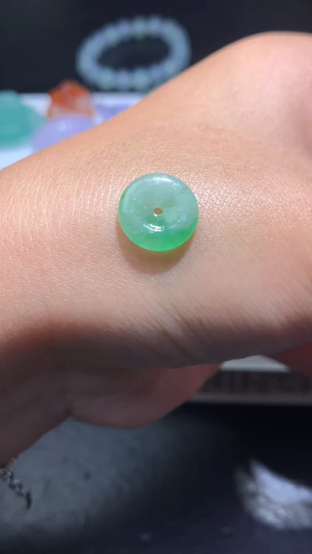 未镶嵌定制翡翠不****局毛货