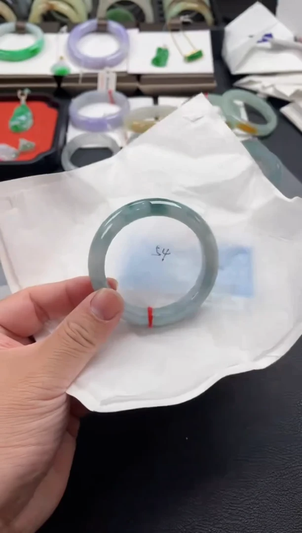 【闪购商品】翡翠手镯未镶嵌54圈口有纹