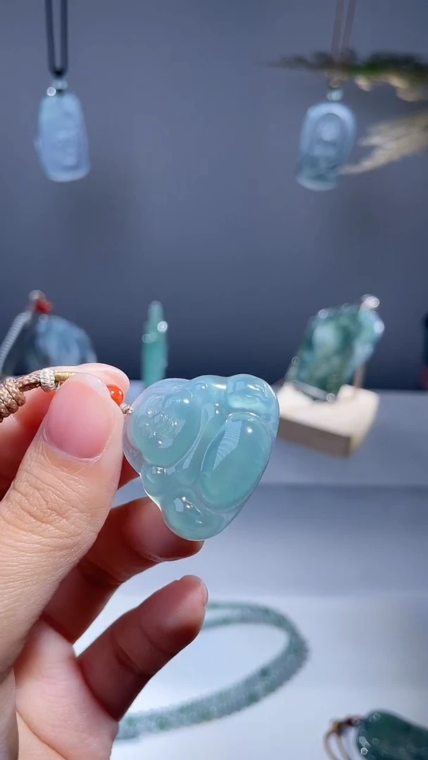 颈饰未镶嵌翡翠佛公