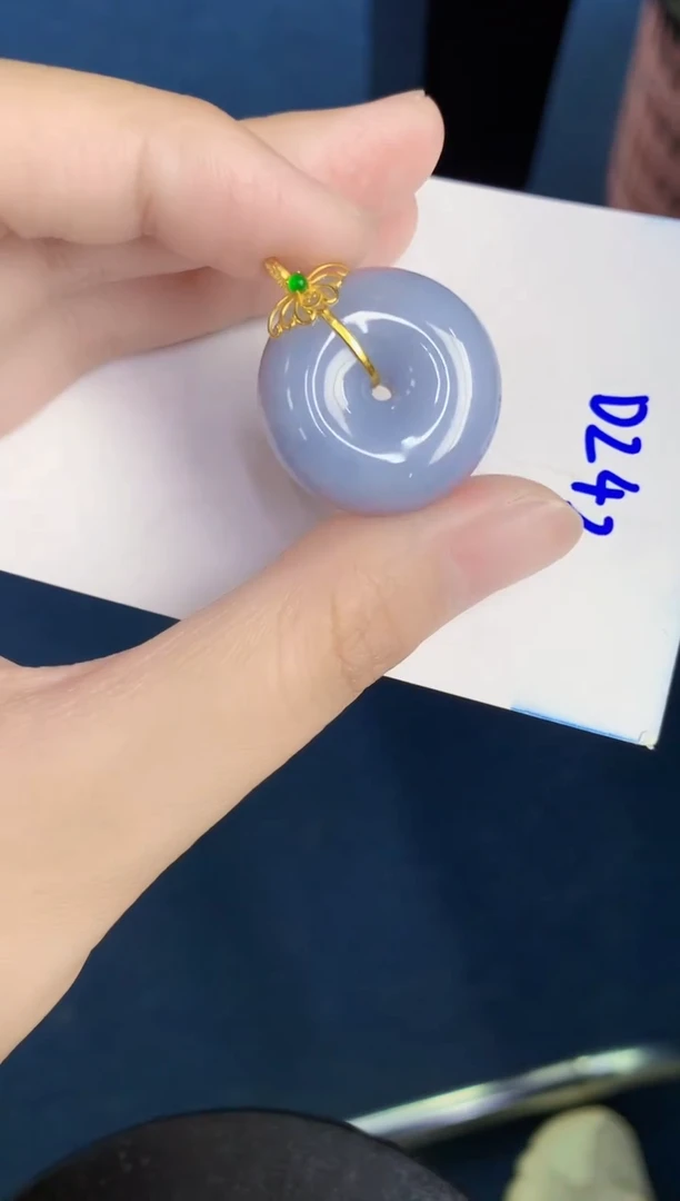 翡翠18K金镶嵌颈饰天然翡翠緬甸A貨