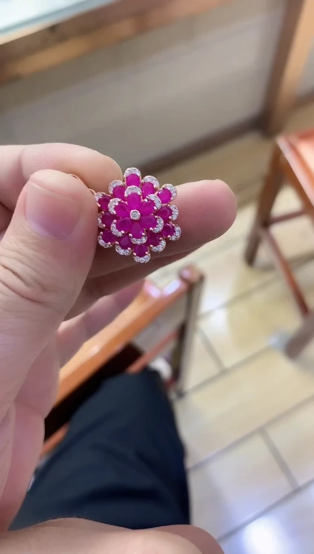 【闪购商品】红宝石颈饰银S925镶嵌........