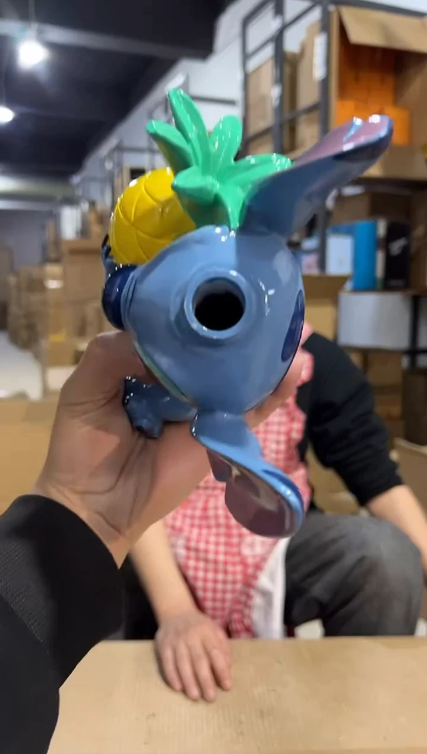 【闪购商品】杯树脂原盒史迪仔抱菠萝按压瓶