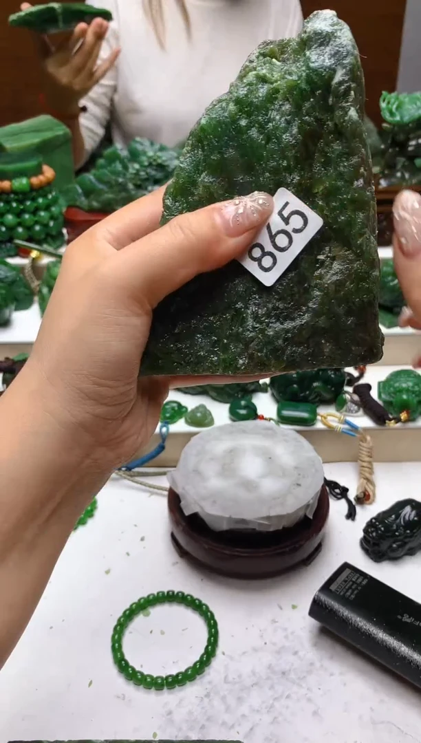 未镶嵌和田玉（碧玉）珠宝半成品11