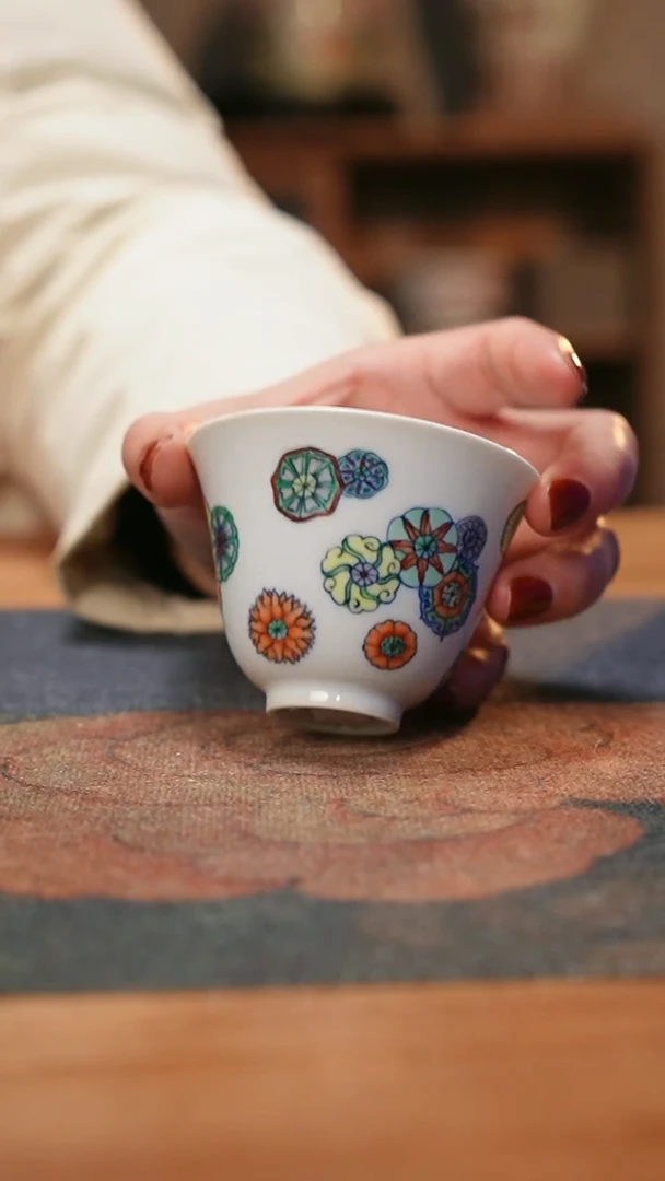 【闪购商品】青花斗彩皮球花铃铛杯