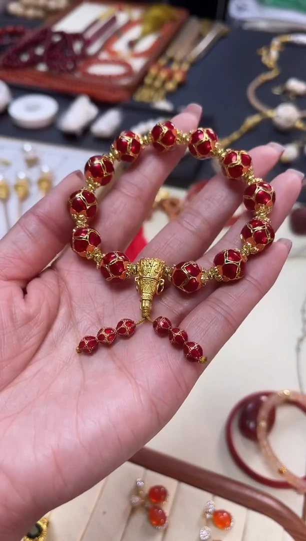 ，红色莲花珐琅手串
