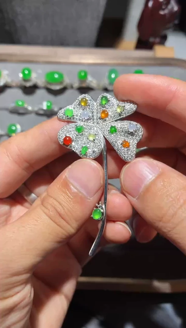 颈饰银S925镶嵌翡翠全量