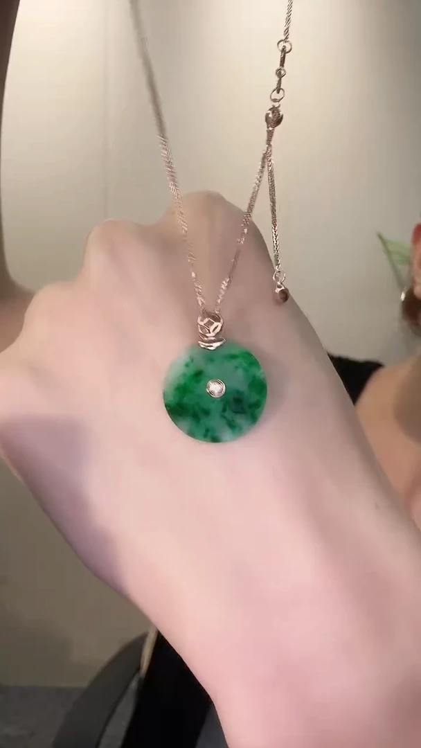 翡翠18K金镶嵌吊坠(不含链)18K金翡翠吊坠多样性发货发其一