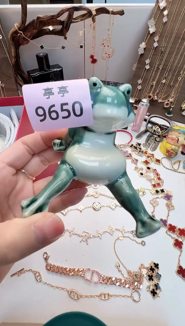 瓷片、****?彧贤聚宝阁二号铺