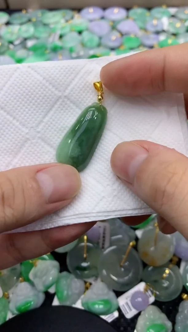 颈饰未镶嵌翡翠天然缅甸翡翠A货