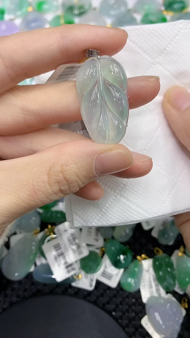 颈饰18K金镶嵌翡翠a货支持复检百元以上9元证书费自理