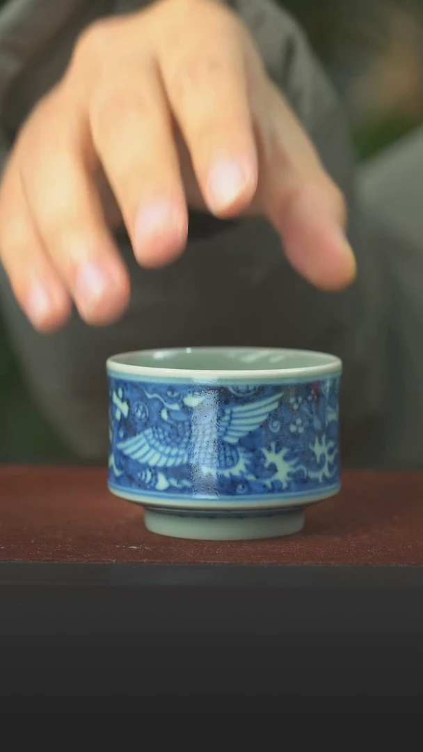 陶瓷麒麟追凤直口杯