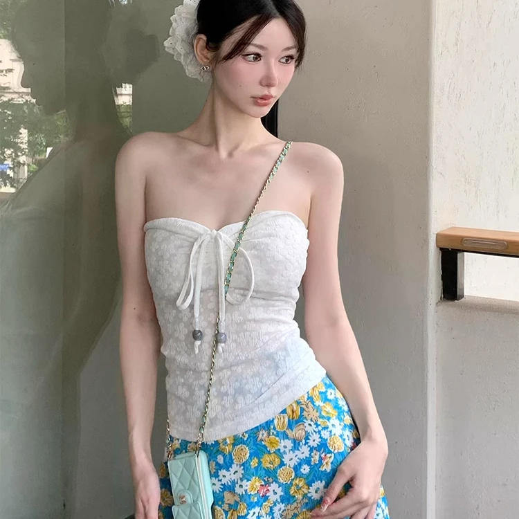 海边度假风套装法式纯欲设计感白色挂脖抹胸上衣碎花半身裙两件套