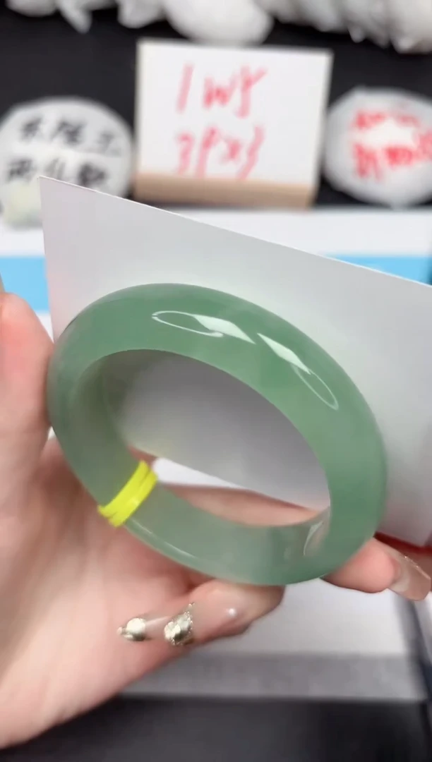 【闪购商品】石英质玉手镯未镶嵌195-55.8