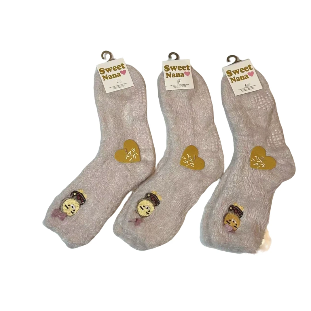 三双防滑睡眠袜，外贸尾货，舒适保暖，漂亮