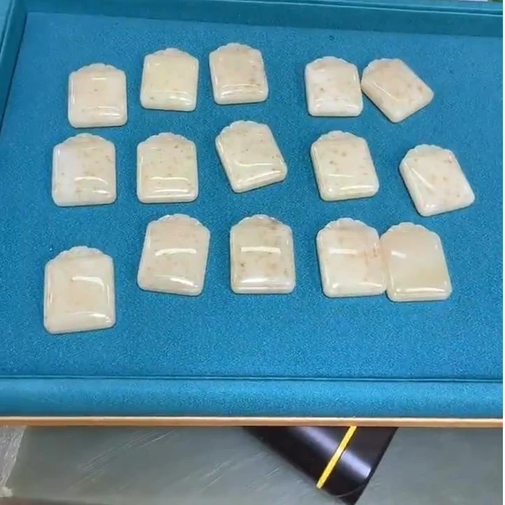 【倔老头工厂】和田玉野牛沟桂花糕平安无事牌吊坠/配绳多样性发一