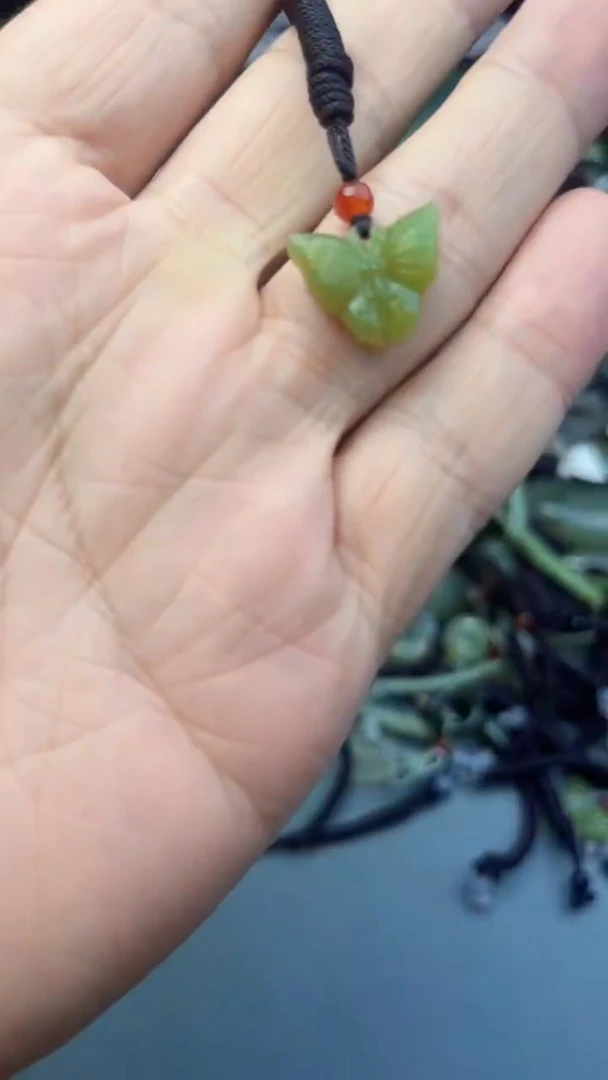 和田玉未镶嵌颈饰多样性发货   拍一发一
