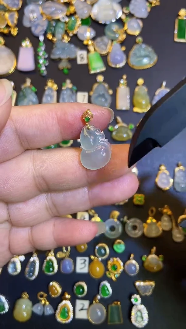 吊坠(不含链)18K金镶嵌翡翠1