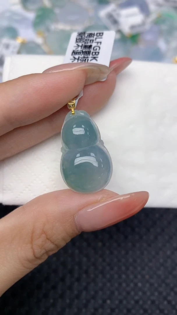 翡翠18K金镶嵌颈饰唐*秋 天然翡翠a货