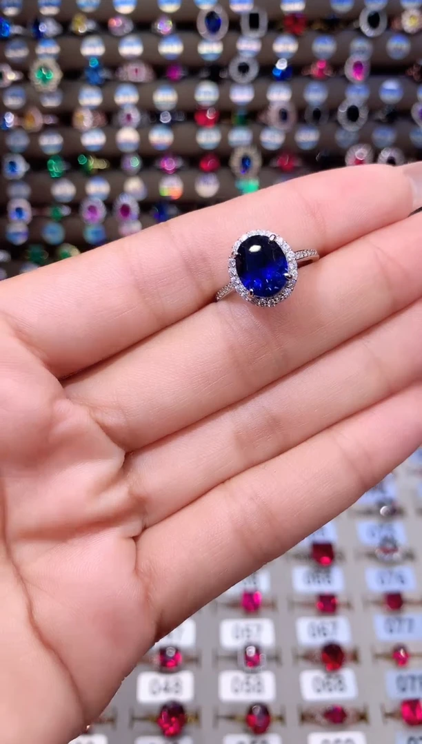 蓝宝石戒指银S925镶嵌810白