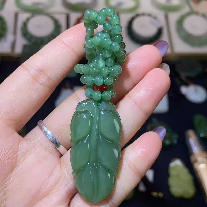 和田玉碧玉粉青吊坠
