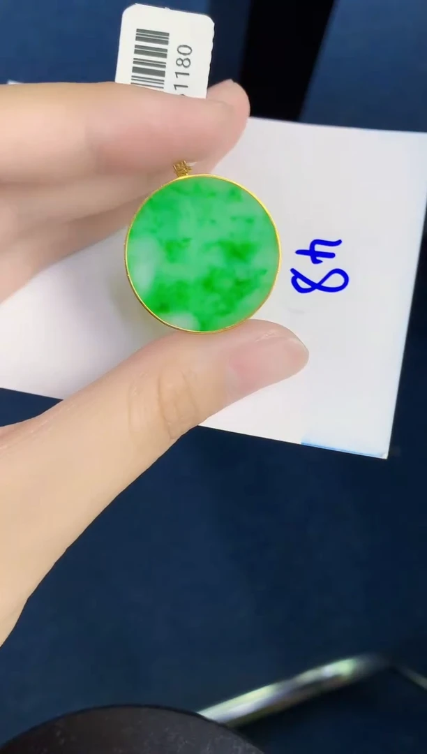 翡翠18K金镶嵌颈饰天然翡翠緬甸A貨