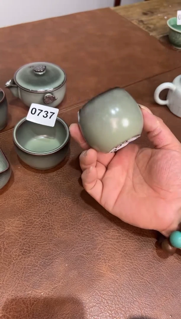 豆青铁胎不倒杯龙泉青瓷