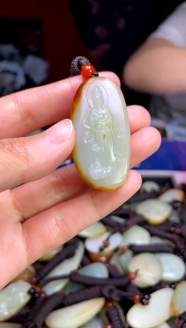 和田玉未镶嵌颈饰1