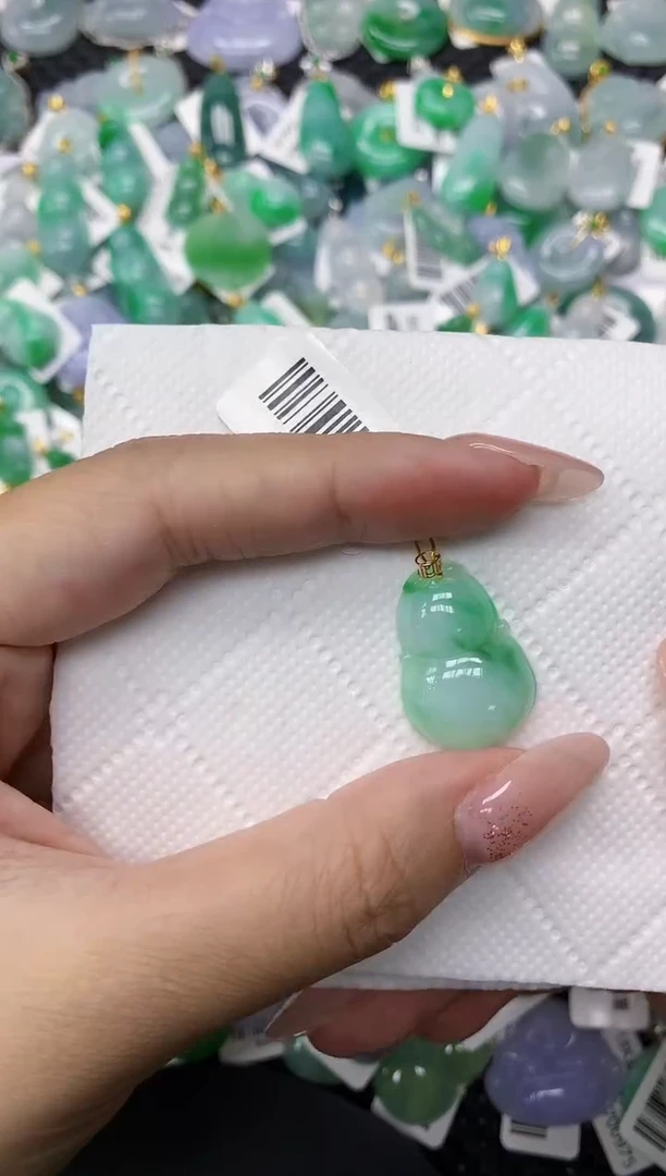 颈饰18K金镶嵌翡翠1111111111