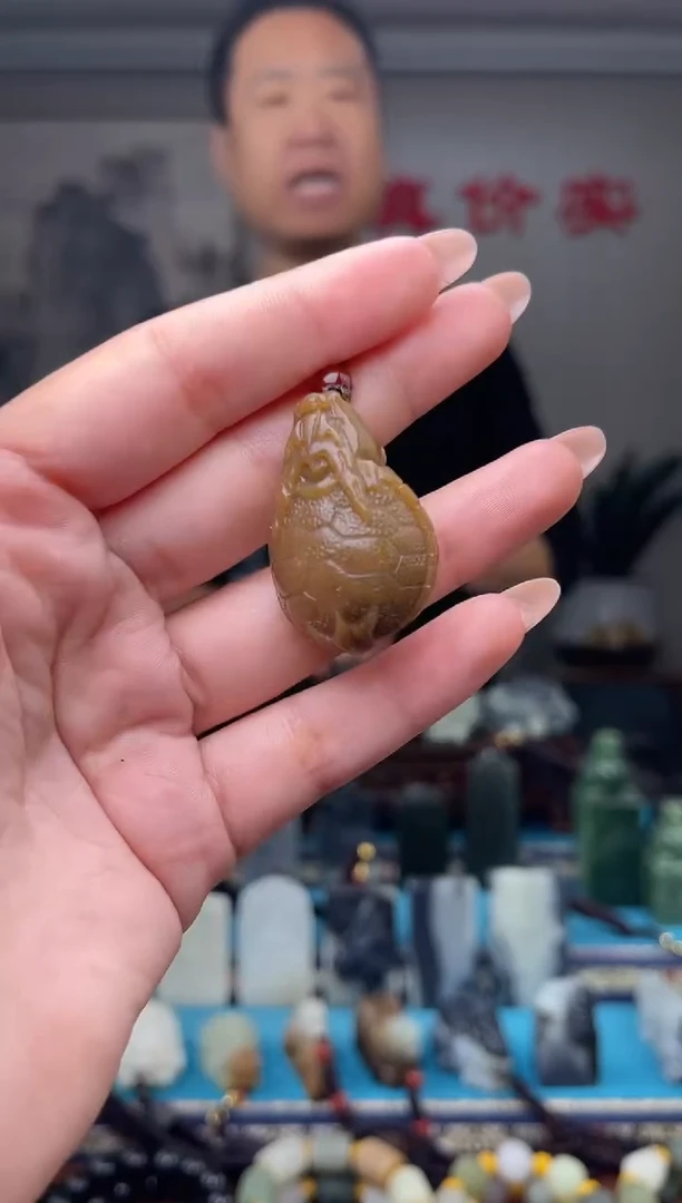 未镶嵌和田玉挂件1