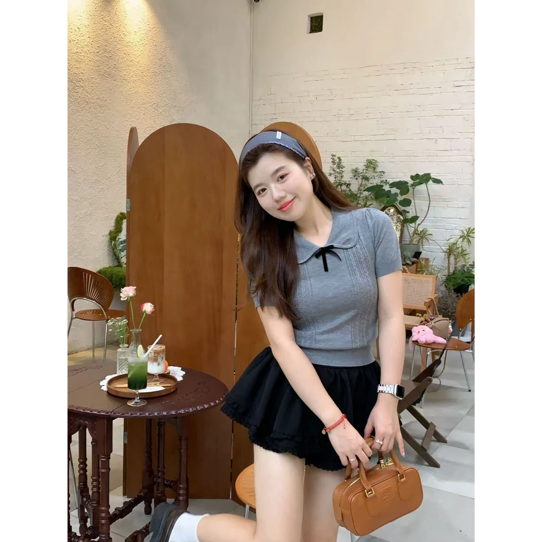 米米子“miu系密码”灰色娃娃领凉感针织上衣黑色蕾丝半身裙裤套装