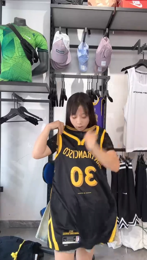 1405编码 瑕疵修复以直播间讲解为准 尺码M