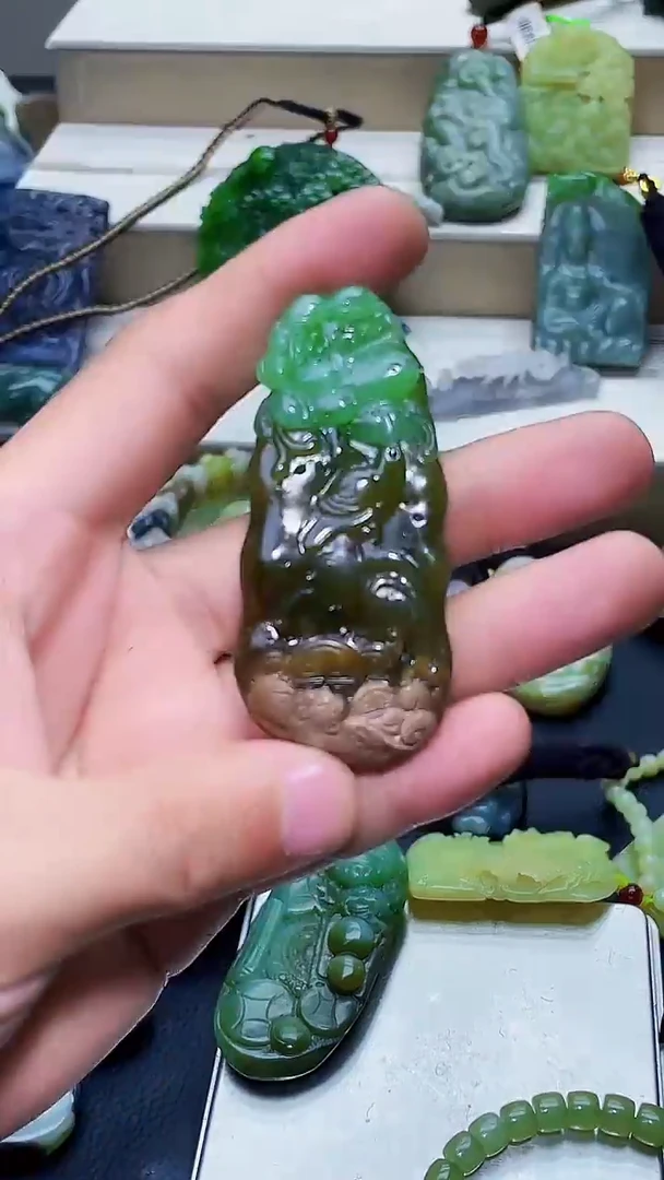 颈饰未镶嵌和田玉1